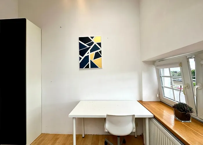 Nw Przy Hipodromie Проживание в семье *